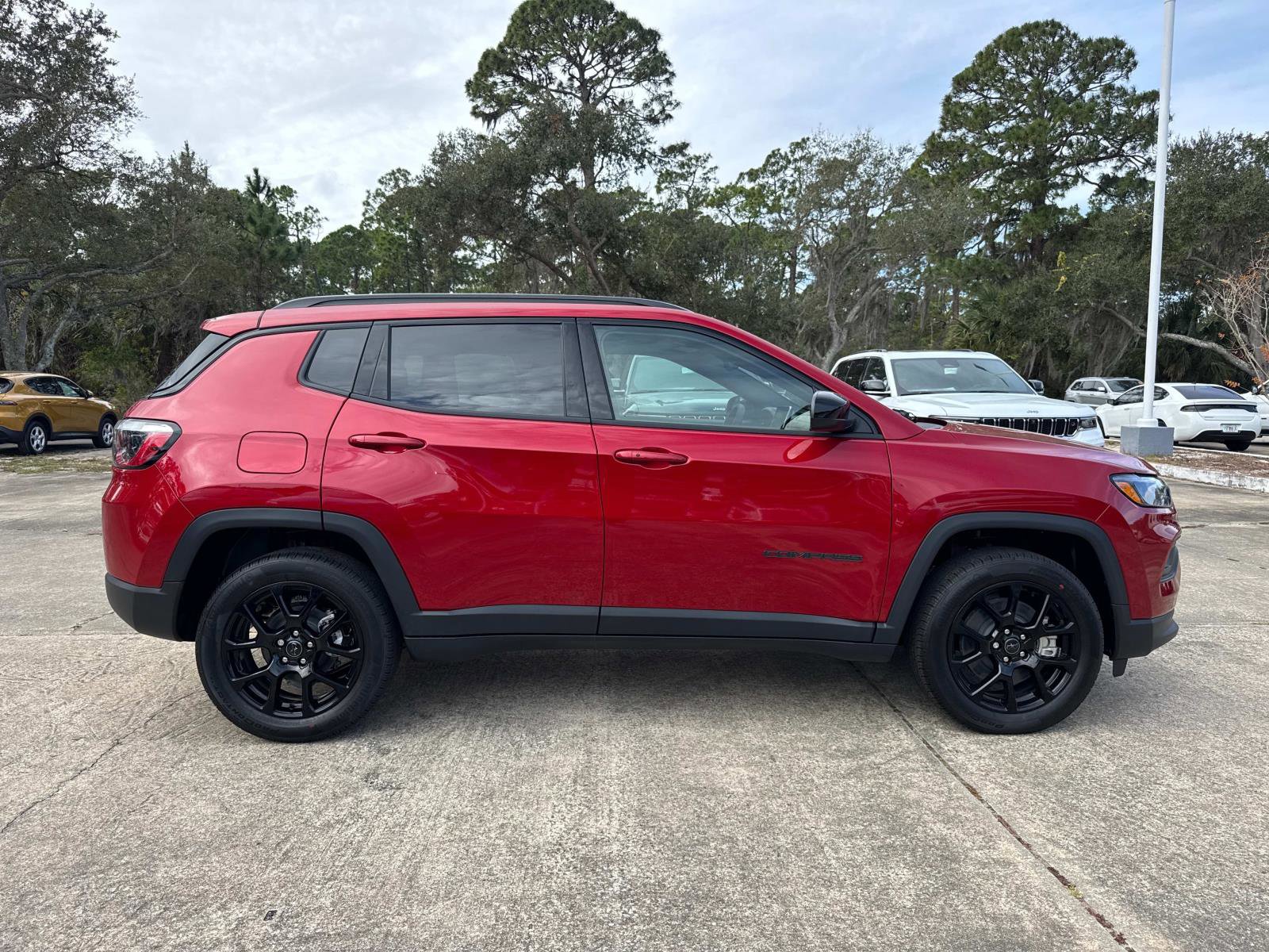 New 2026 Jeep Compass Latitude image 2