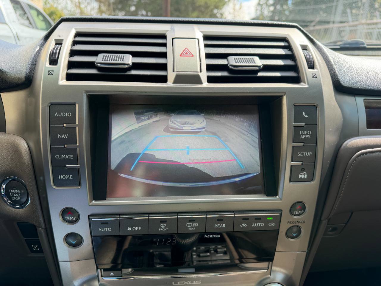 Used 2018 Lexus GX 460 Premium AWD/4WD image 16