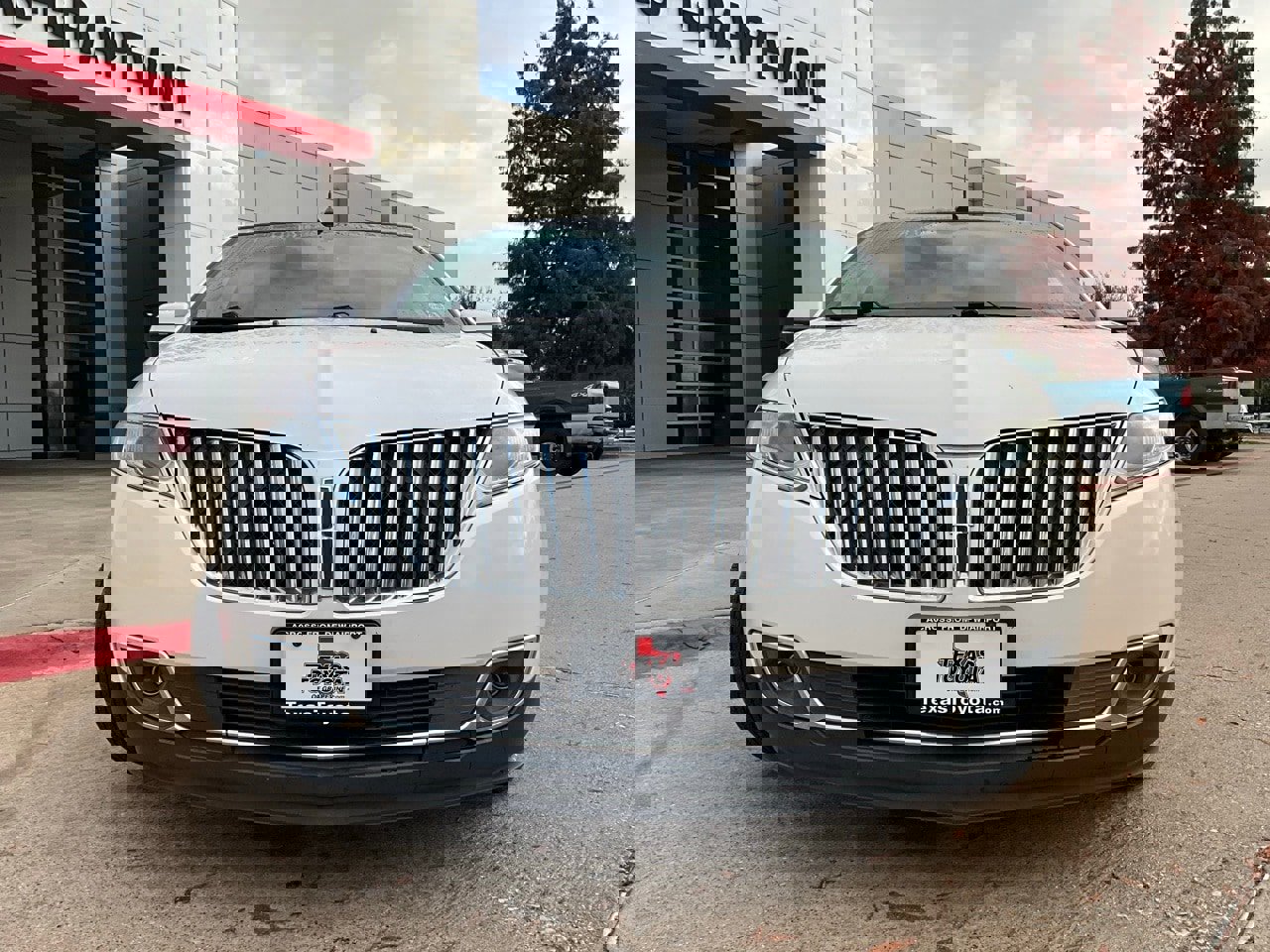 Used 2014 Lincoln MKX FWD w/ Equipment Group 102A image 4