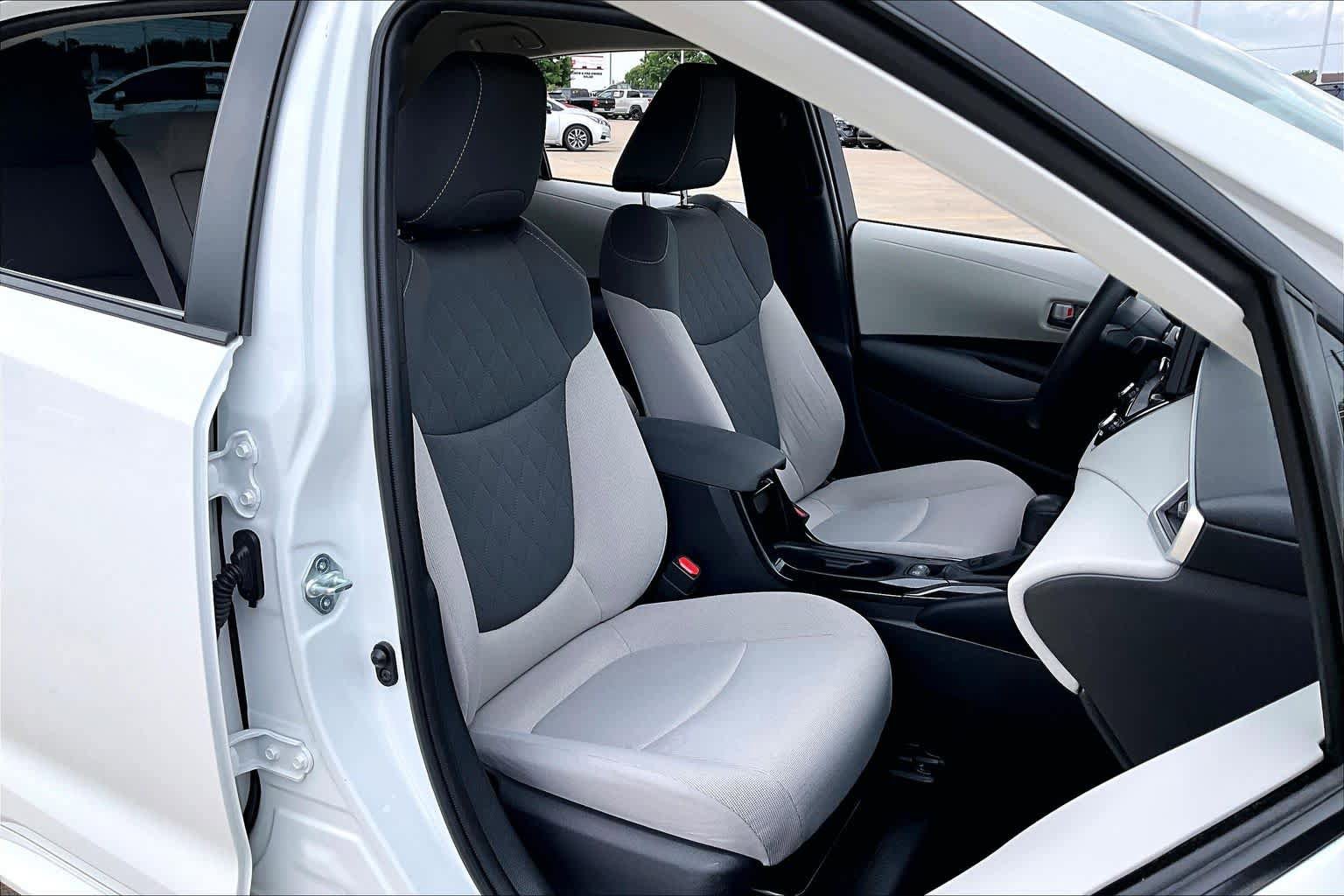 Certified 2022 Toyota Corolla LE FWD image 9