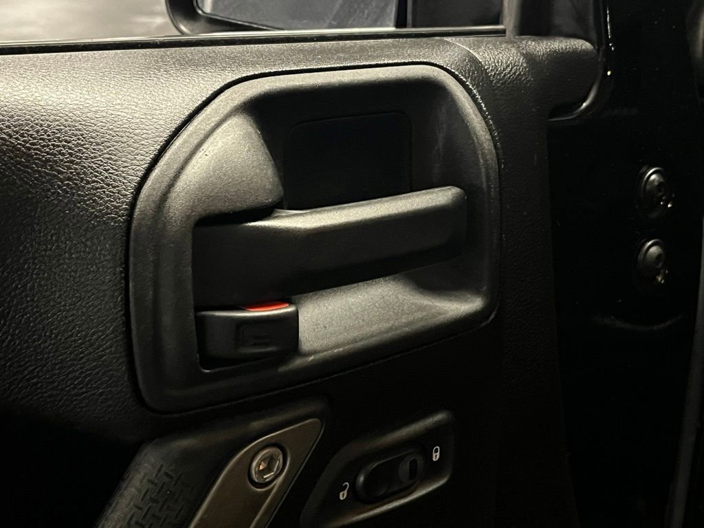 Used 2015 Jeep Wrangler Unlimited Sport w/ Quick Order Package 24S AWD/4WD image 11