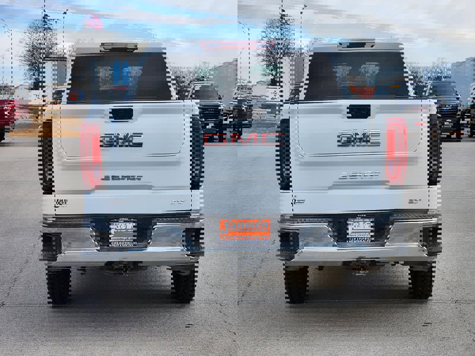 Used 2025 GMC Sierra 1500 SLT image 7