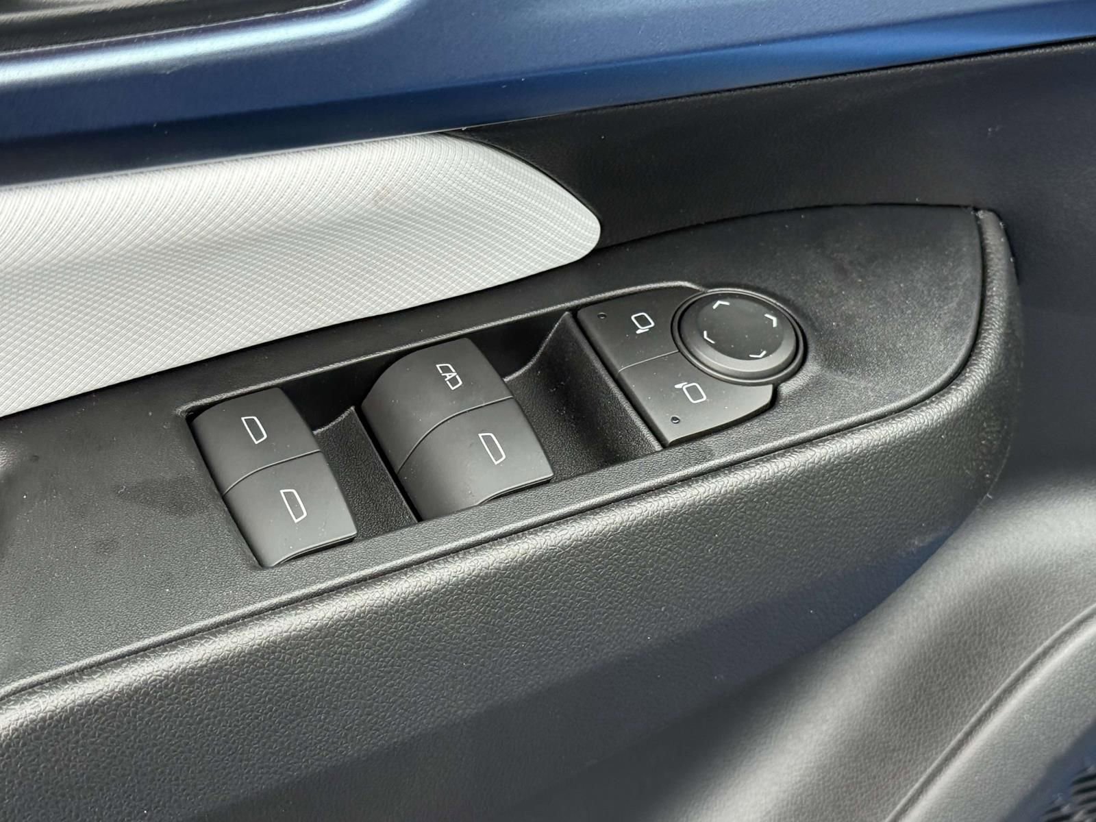 New 2026 Chevrolet Equinox EV LT w/ Convenience Package II image 17