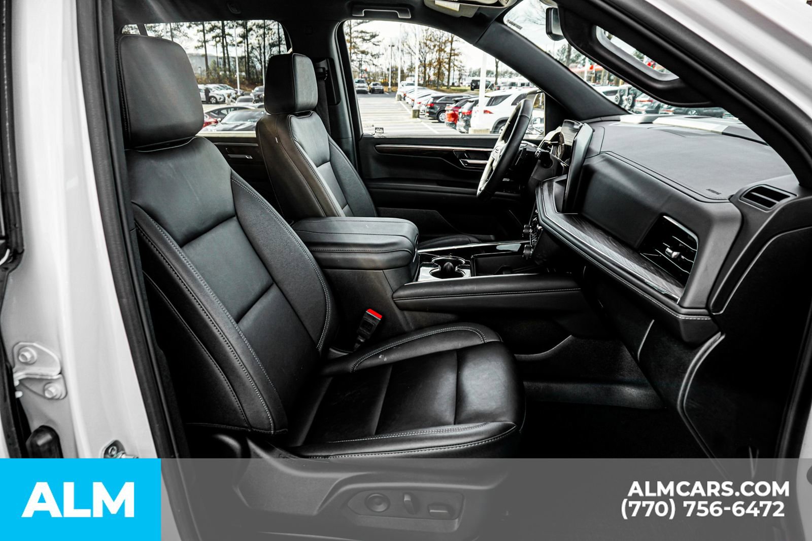Used 2025 Chevrolet Tahoe Z71 w/ Comfort Package image 23
