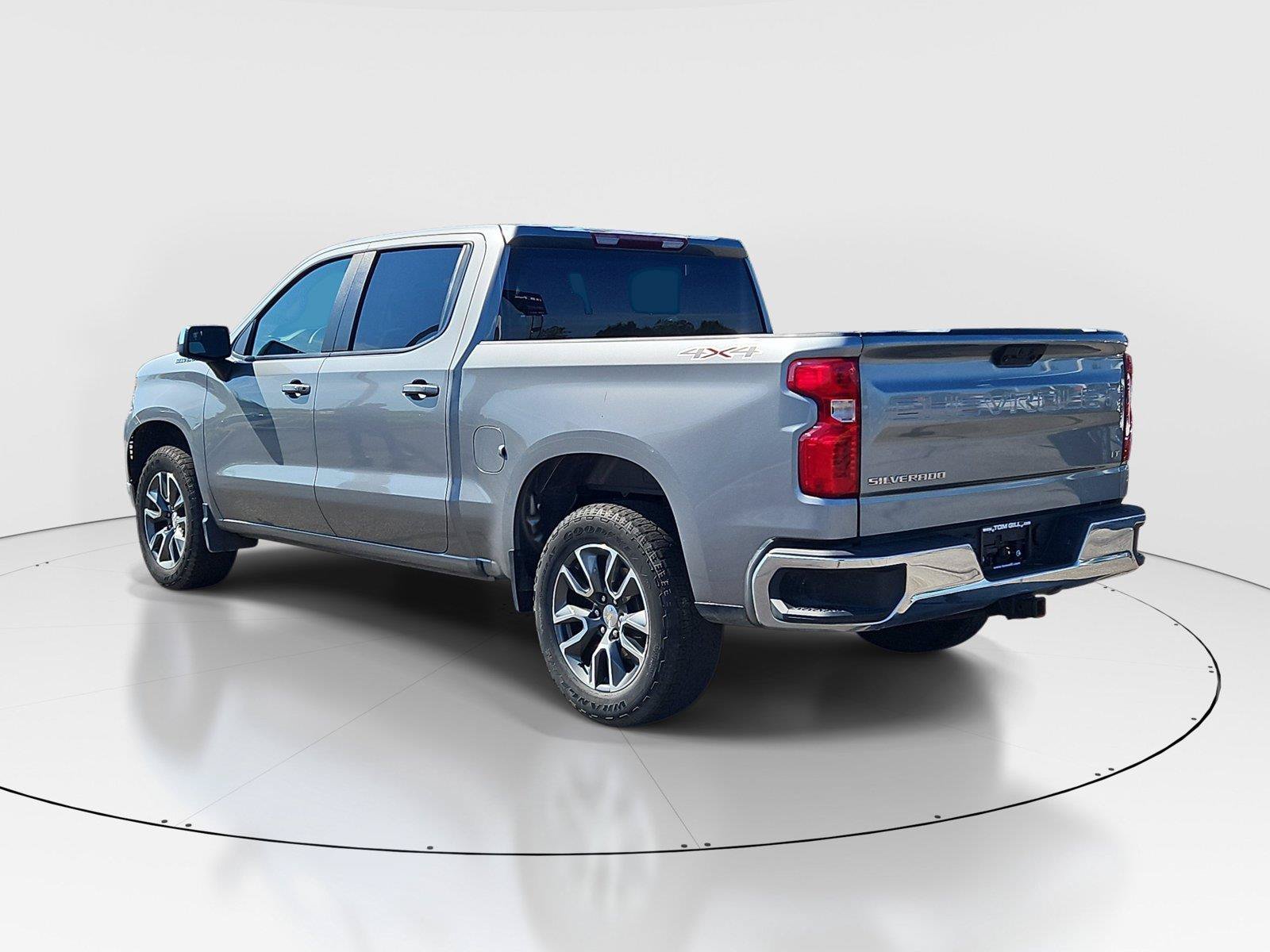 Used 2023 Chevrolet Silverado 1500 LT AWD/4WD image 3