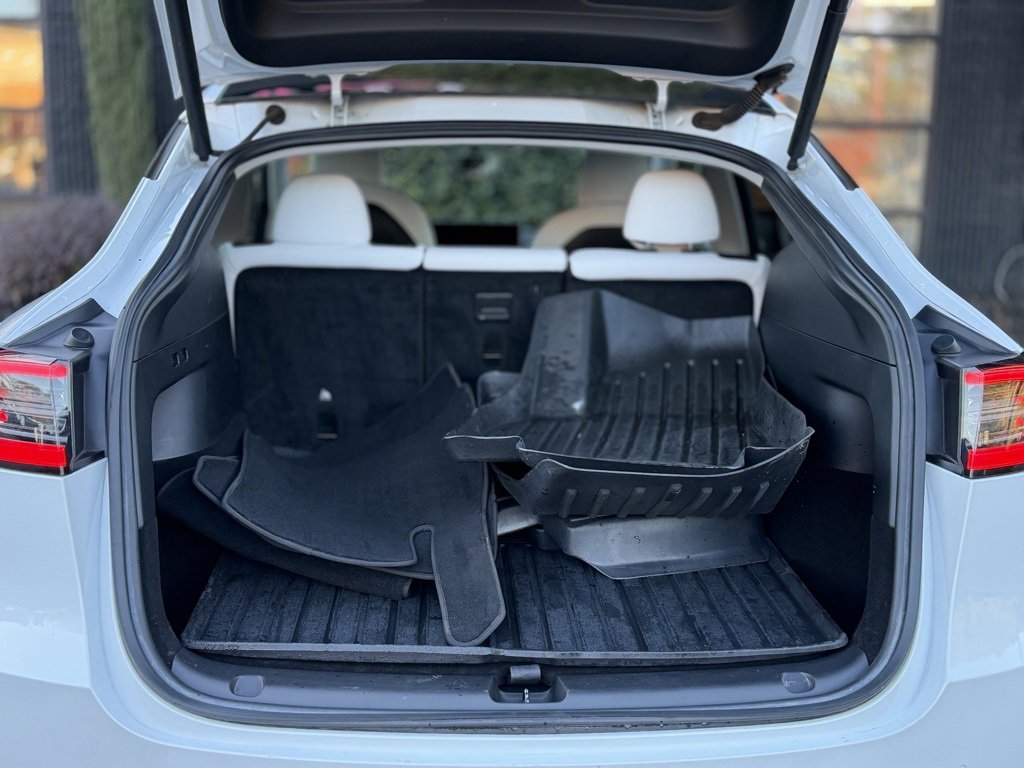 Used 2021 Tesla Model Y Long Range image 17