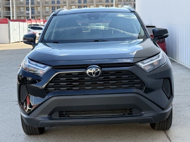 Used 2025 Toyota RAV4 XLE FWD image 8