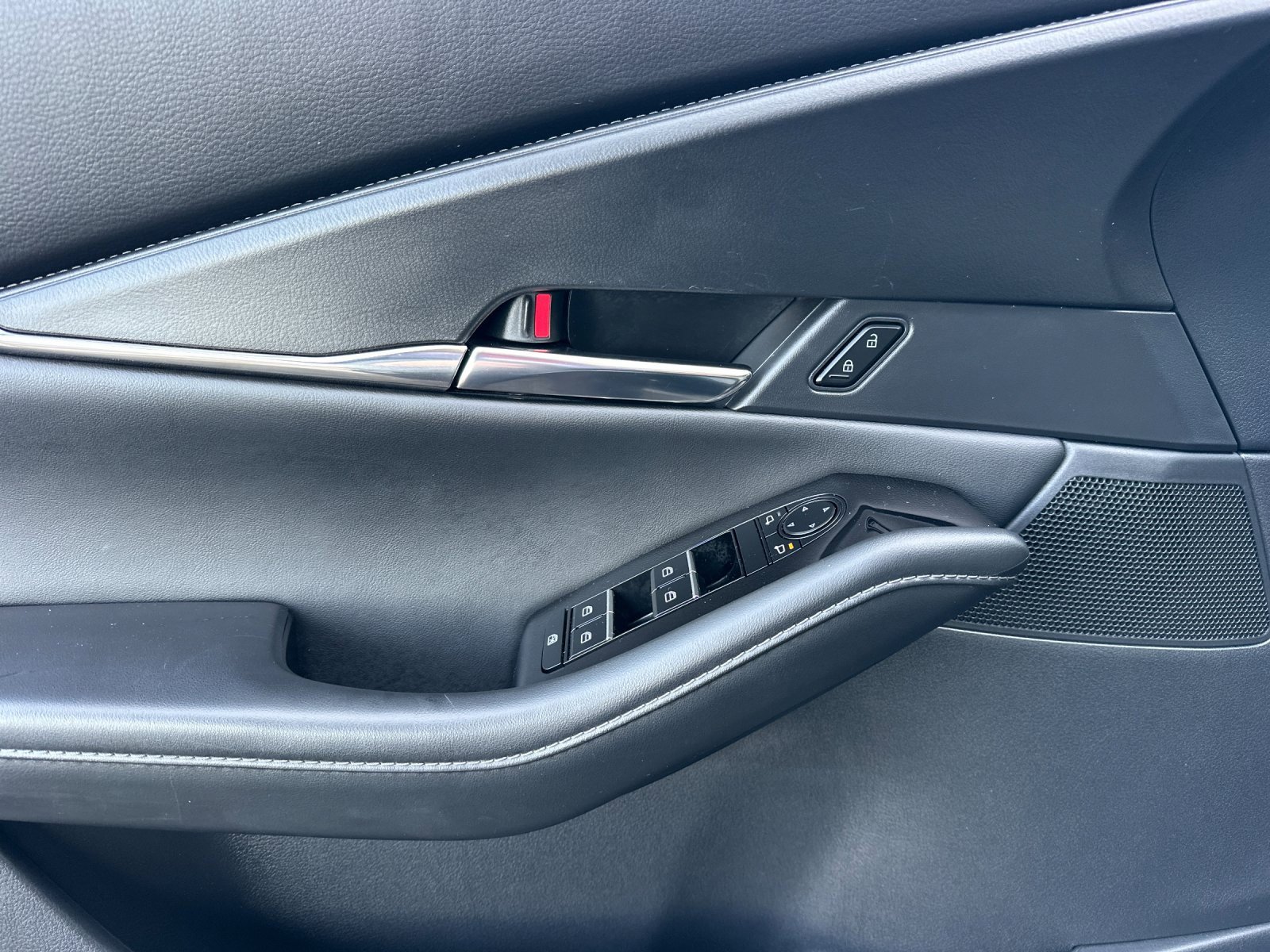 Certified 2025 MAZDA CX-30 AWD 2.5 S w/ Preferred Package image 10