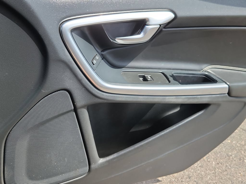 Used 2018 Volvo S60 T5 Dynamic w/ Vision Package FWD image 12