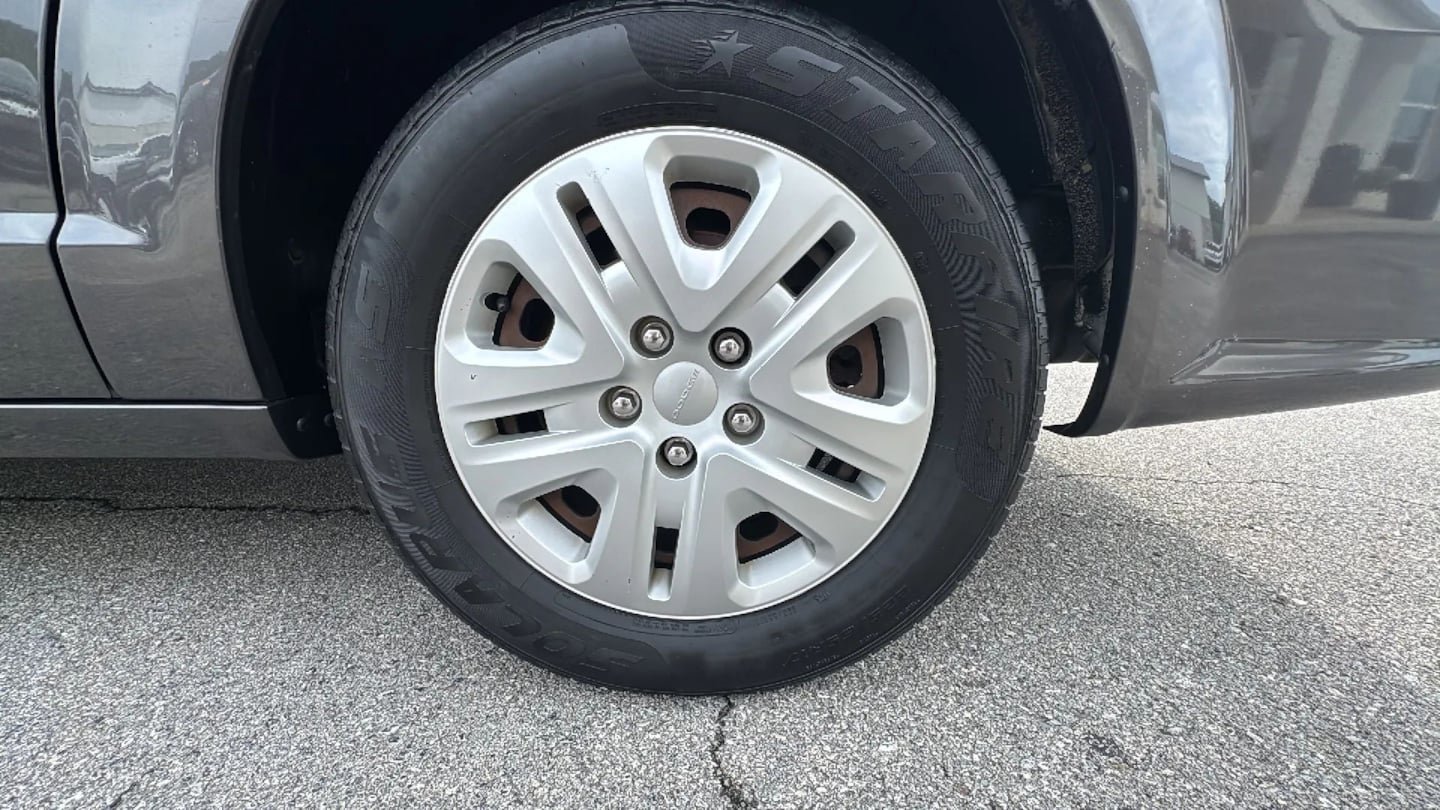 Used 2019 Dodge Grand Caravan SE w/ UConnect Hands-Free Group FWD image 35