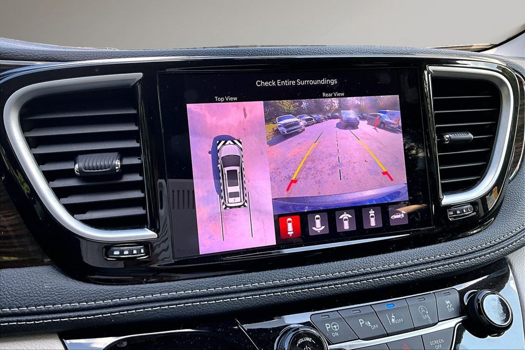 Used 2023 Chrysler Pacifica Limited w/ Uconnect Theater Family Group AWD/4WD image 14