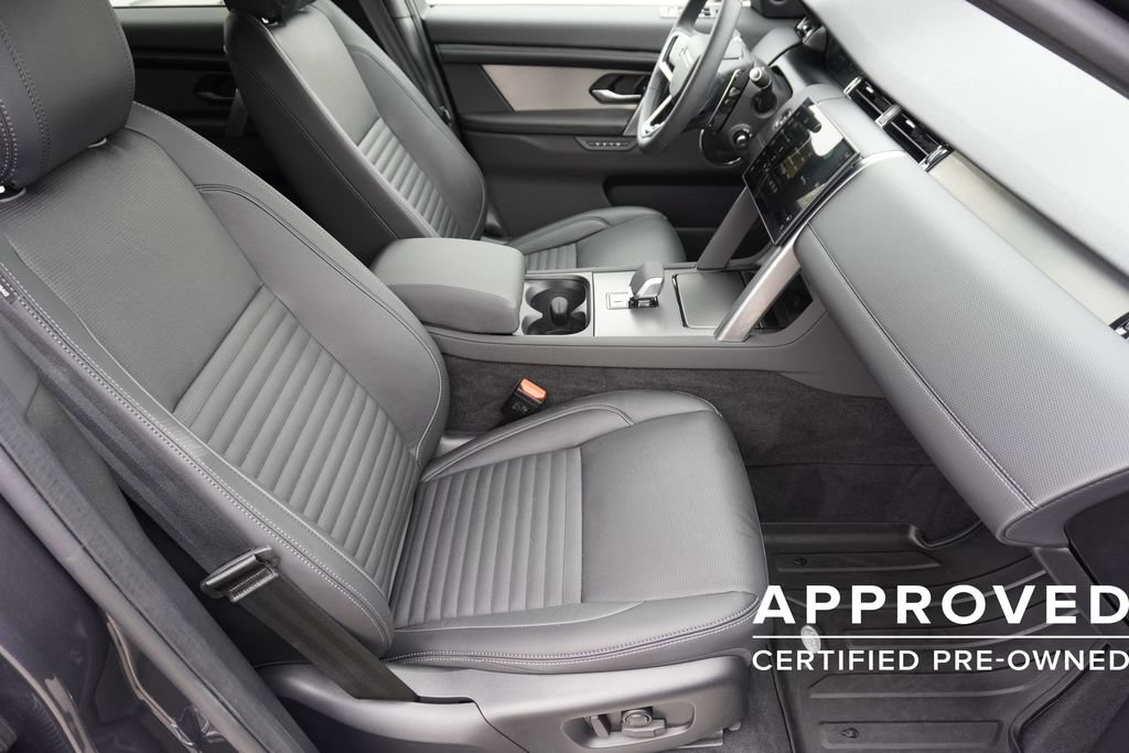 Used 2025 Land Rover Discovery Sport Dynamic SE image 23