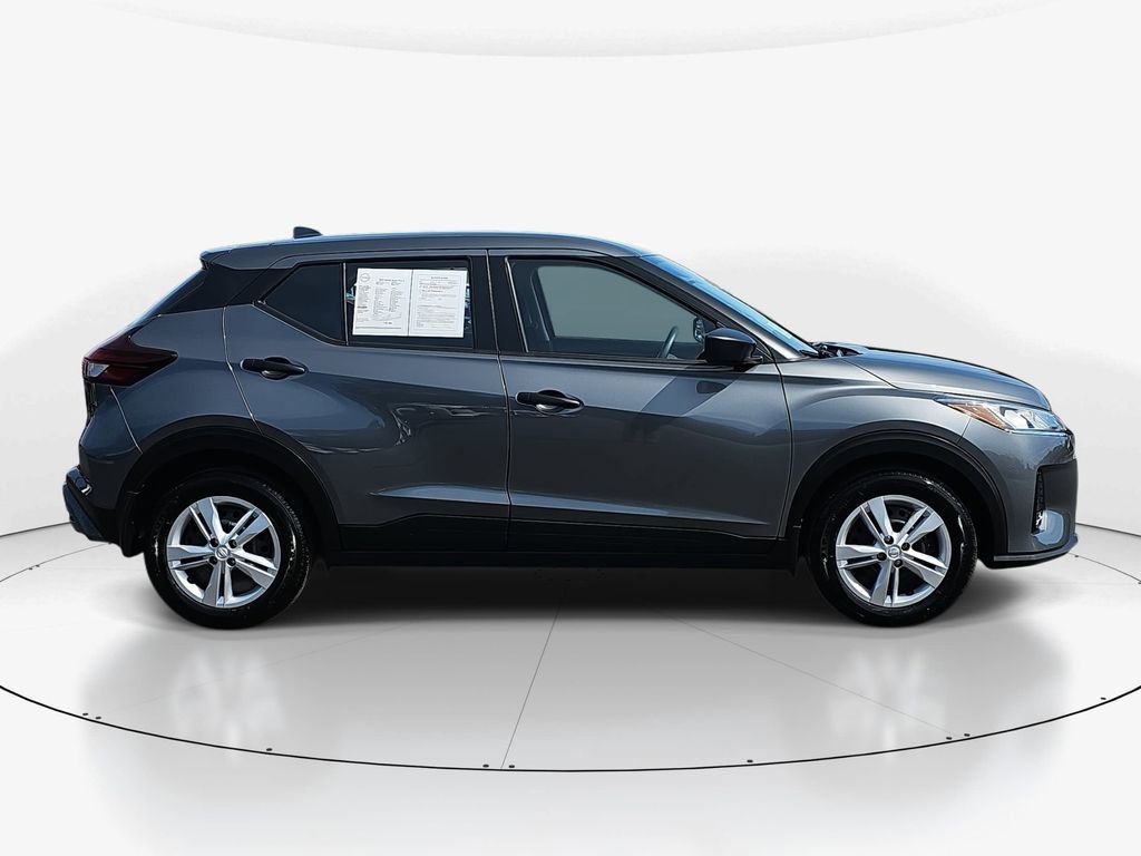 Used 2025 Nissan Kicks Play S image 4