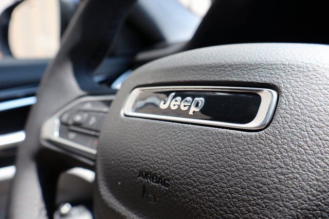 New 2025 Jeep Compass Limited image 24