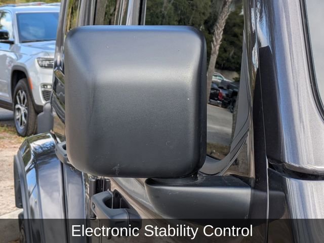 Used 2025 Jeep Wrangler Unlimited Sahara w/ Safety Group image 13