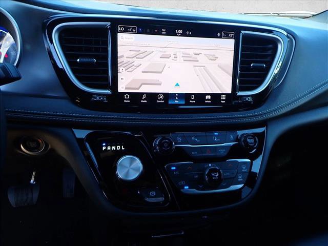 New 2026 Chrysler Pacifica Select AWD/4WD image 19