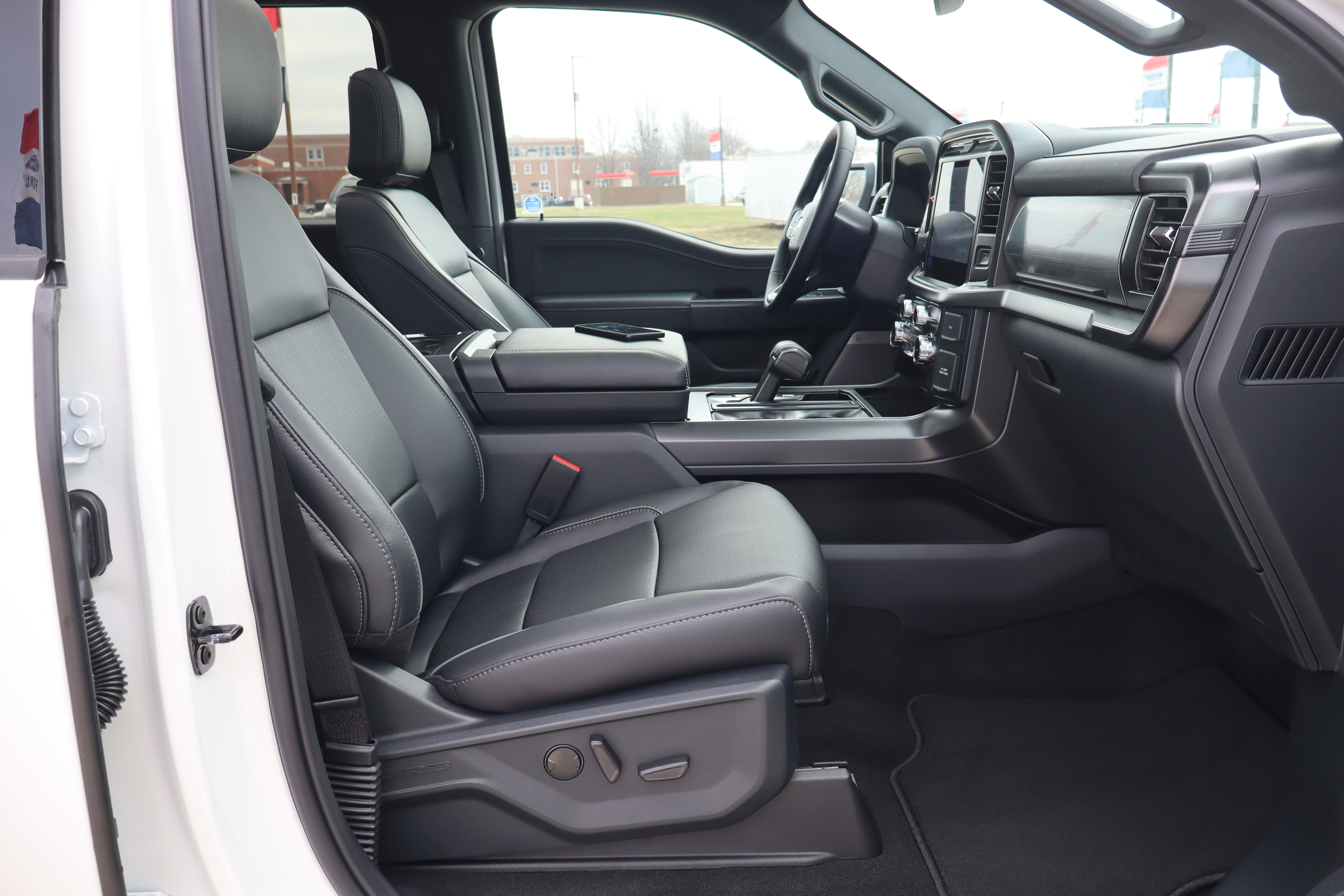 New 2026 Ford F150 Lariat w/ Equipment Group 501A Mid image 12