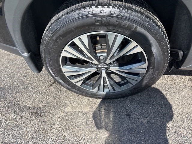 Used 2023 Nissan Rogue SV image 41