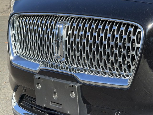 Used 2022 Lincoln Nautilus Reserve w/ Equipment Group 201A image 17