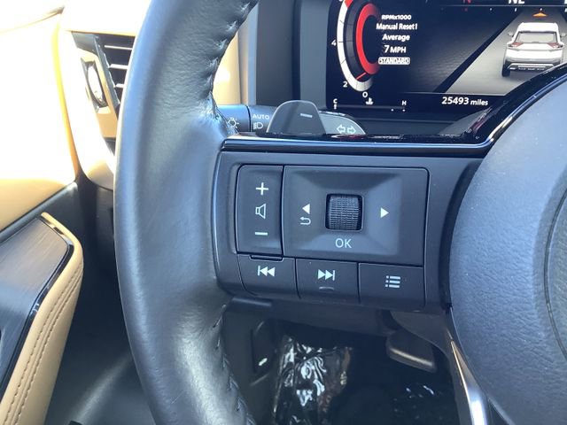 Used 2023 Nissan Rogue Platinum w/ Platinum Premium Package image 13