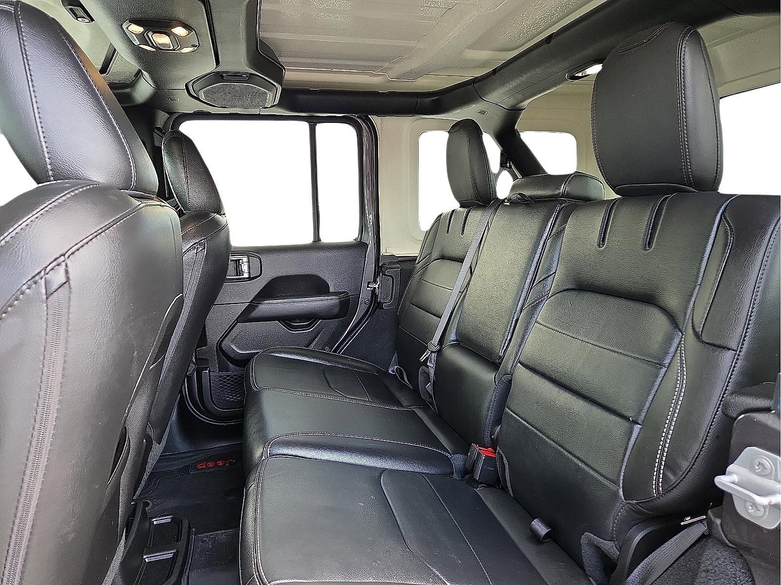 Used 2022 Jeep Wrangler Unlimited Sahara w/ Cold Weather Group image 10