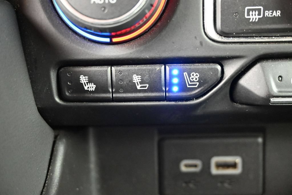 Used 2023 Chevrolet Suburban Premier AWD/4WD image 14