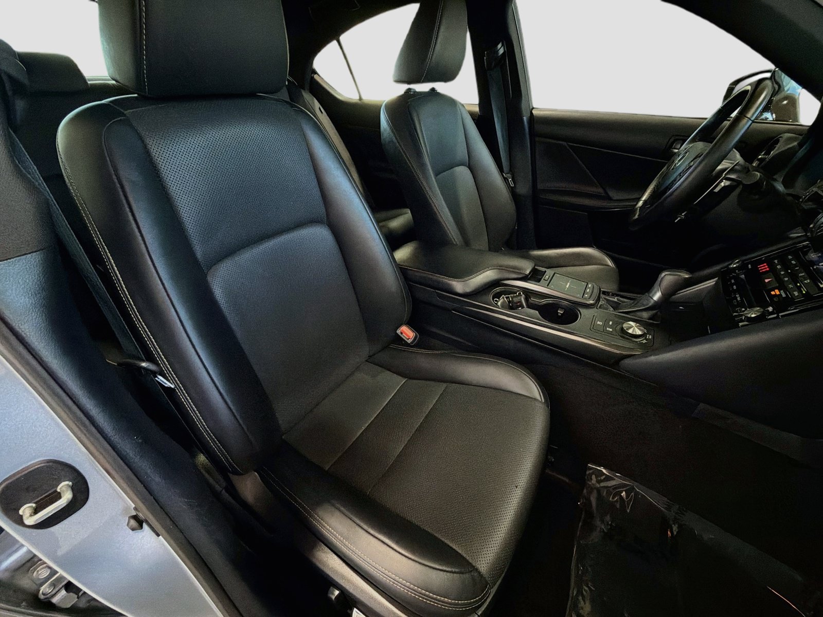 Used 2024 Lexus IS 350 F Sport RWD image 19