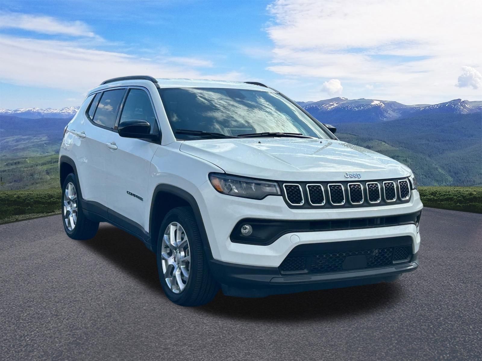 Used 2024 Jeep Compass Latitude AWD/4WD image 8