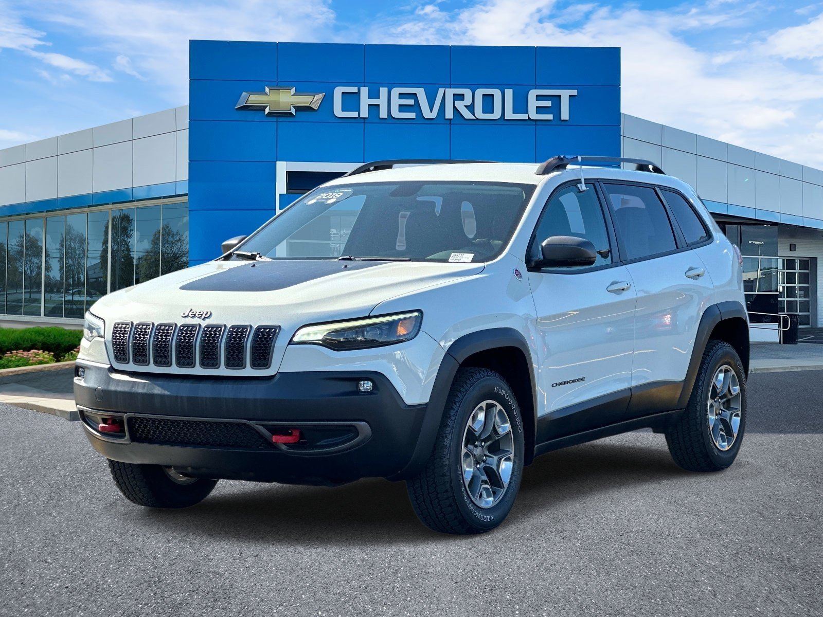 Used 2019 Jeep Cherokee Trailhawk w/ Cold Weather Group AWD/4WD image 6