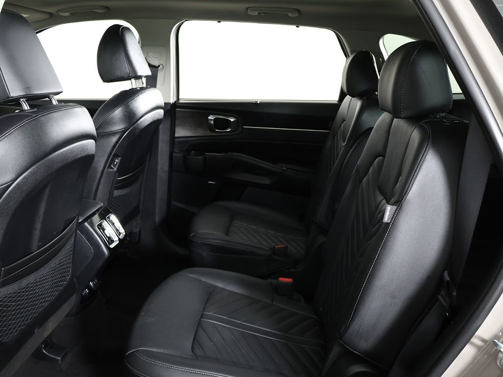 Used 2025 Kia Sorento AWD image 38