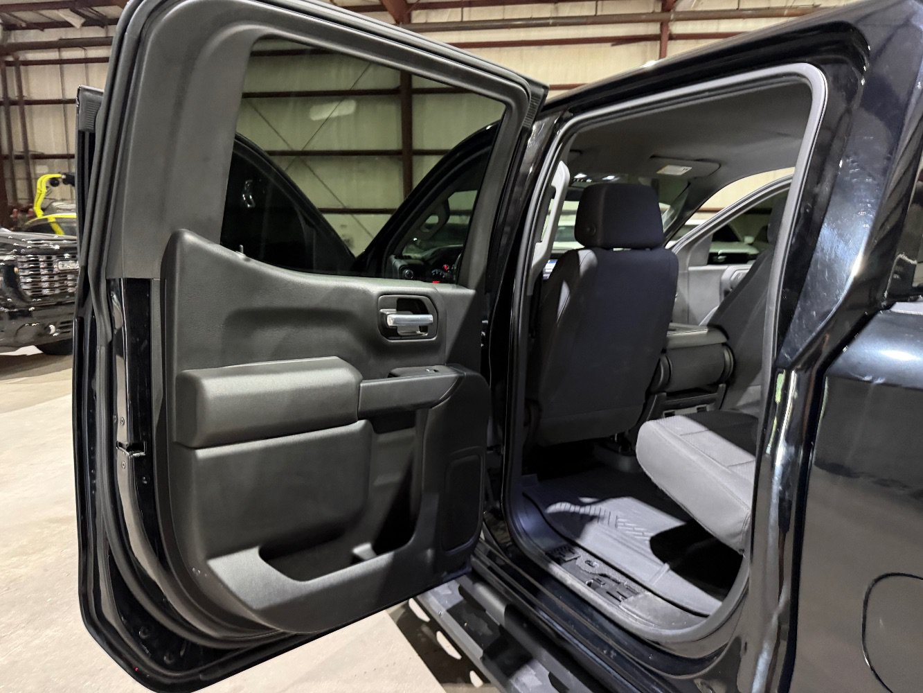 Used 2020 Chevrolet Silverado 1500 Custom Trail Boss w/ Custom Convenience Package AWD/4WD image 16