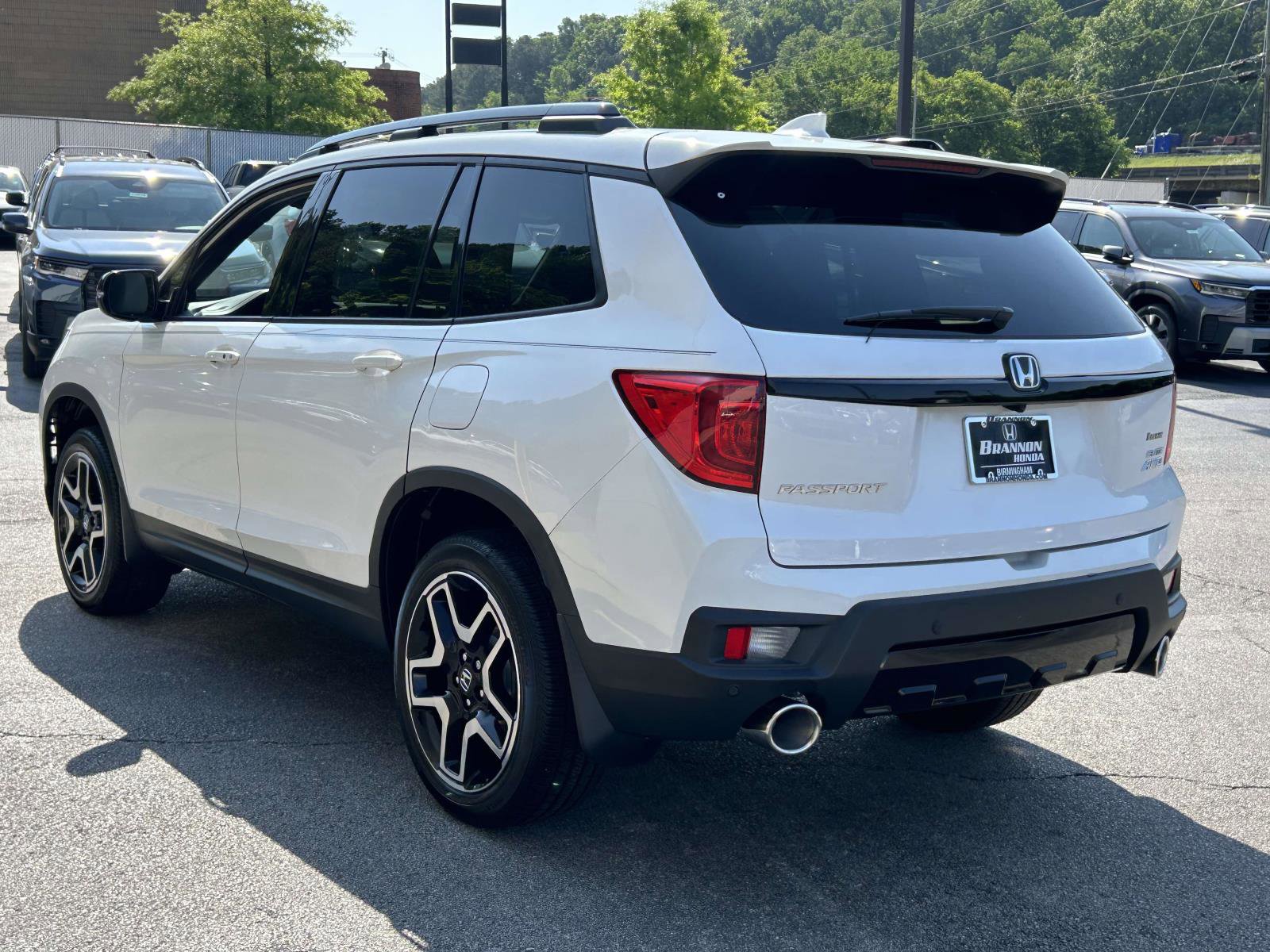 Certified 2023 Honda Passport Elite image 3