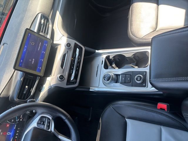 Used 2023 Ford Explorer XLT w/ Equipment Group 202A AWD/4WD image 29