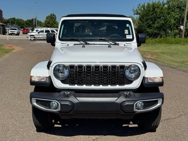 Used 2024 Jeep Gladiator Sport AWD/4WD image 2