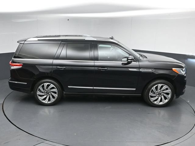 Certified 2023 Lincoln Navigator Reserve AWD/4WD image 55