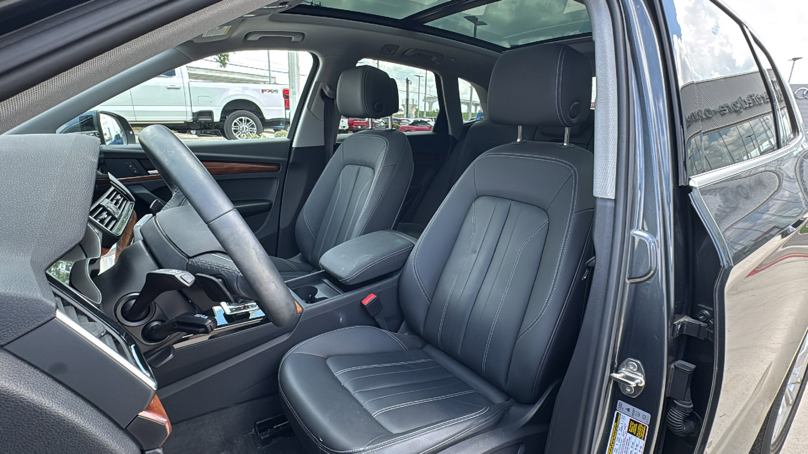 Used 2023 Audi Q5 2.0T Premium w/ Convenience Package AWD/4WD image 14