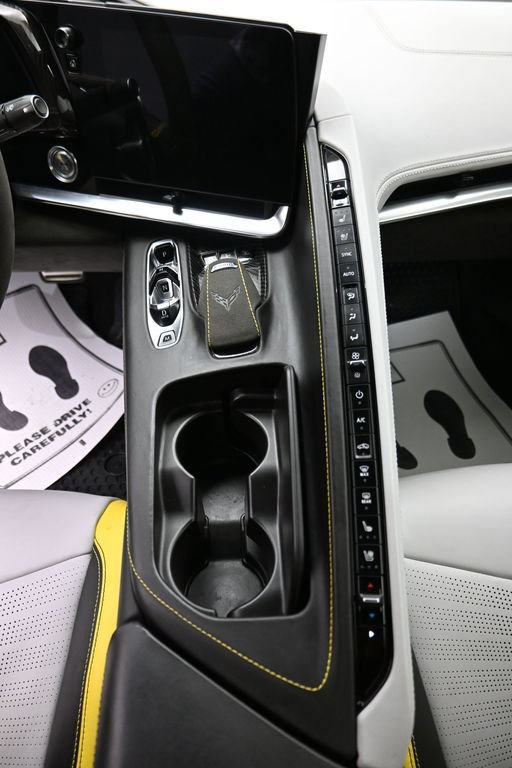 Used 2021 Chevrolet Corvette Stingray Premium Conv w/ Z51 Performance Package RWD image 25