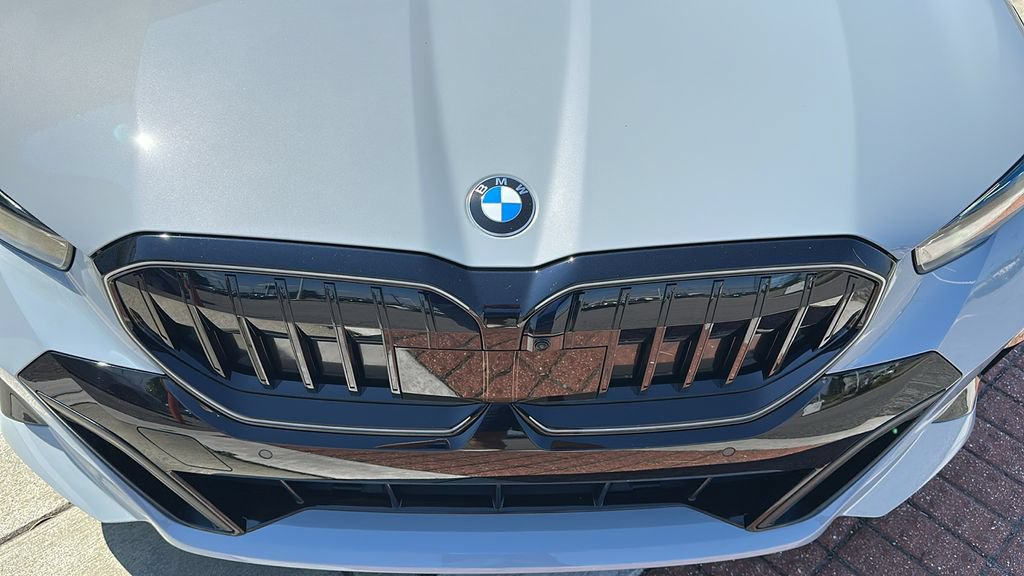 Used 2026 BMW 530i w/ M Sport Package RWD image 9