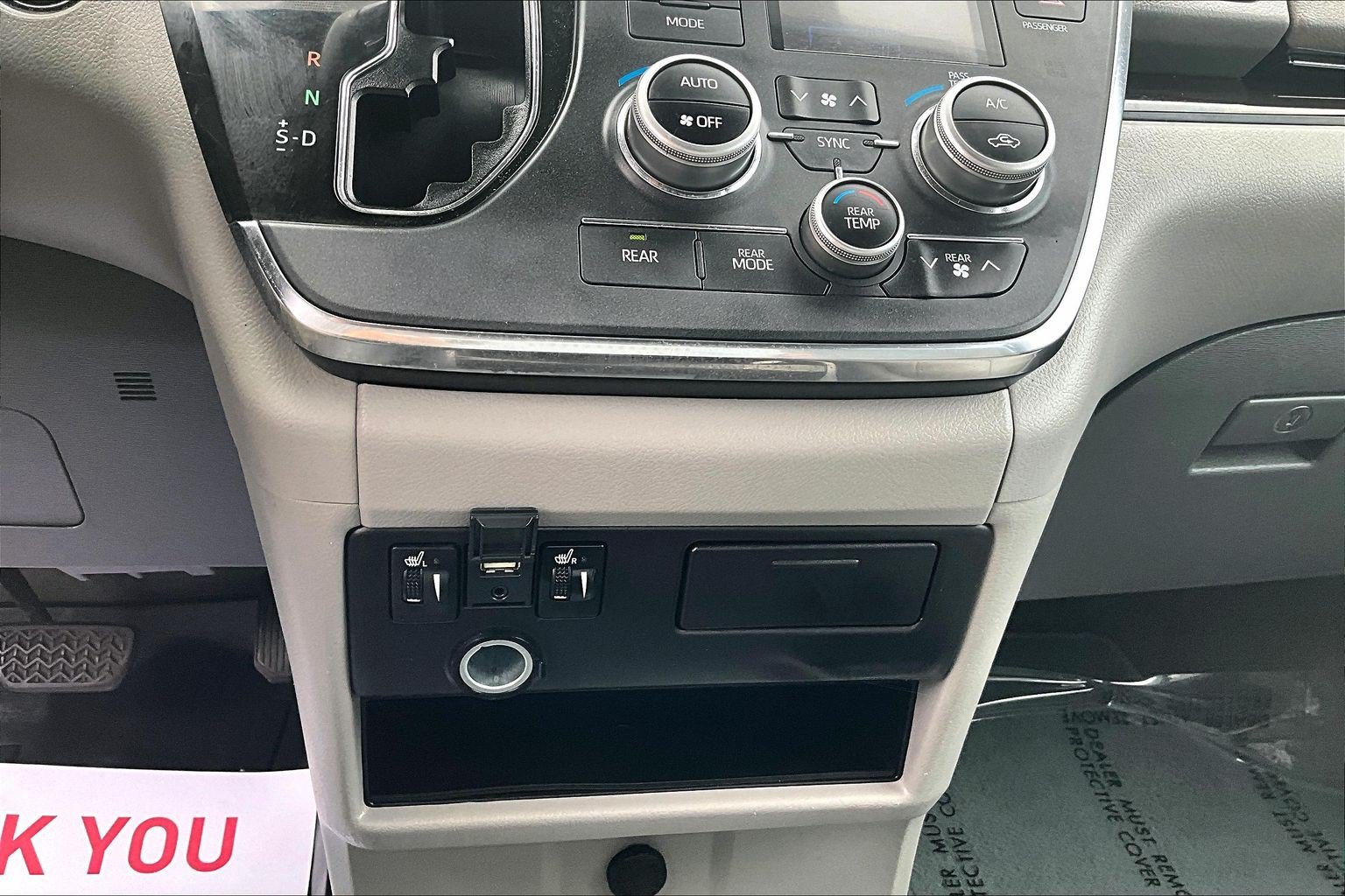 Used 2018 Toyota Sienna XLE w/ XLE Navigation Package FWD image 31