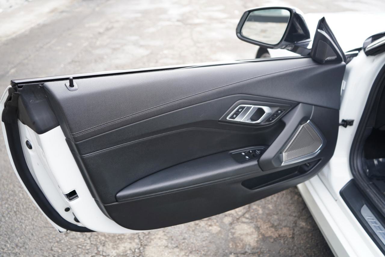 Used 2023 BMW Z4 sDrive30i w/ Premium Package image 29