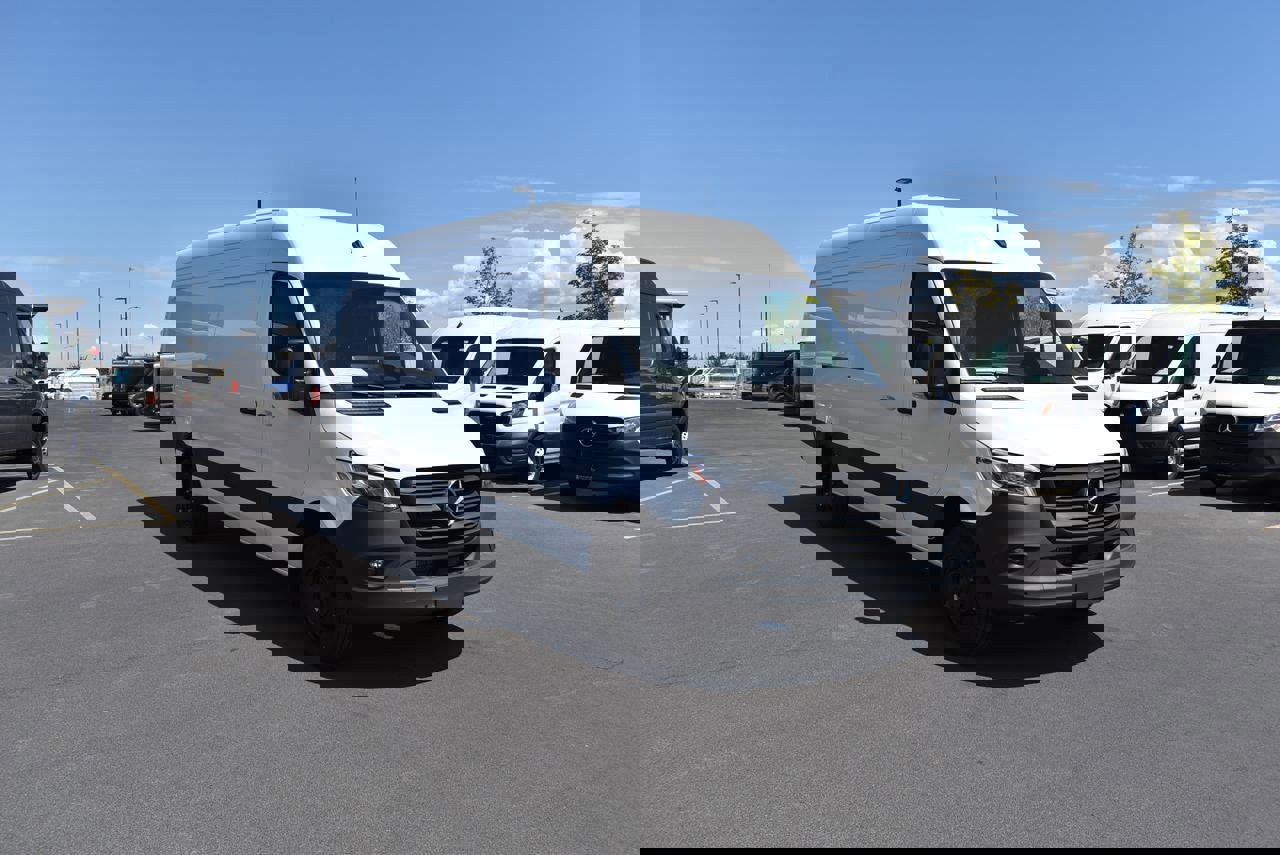 New 2025 Mercedes-Benz Sprinter 3500 image 3
