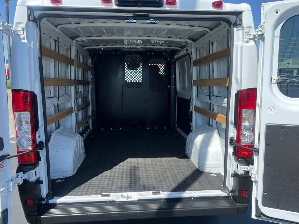 Used 2025 RAM ProMaster 2500 w/ U-Haul Equipment Group FWD image 28