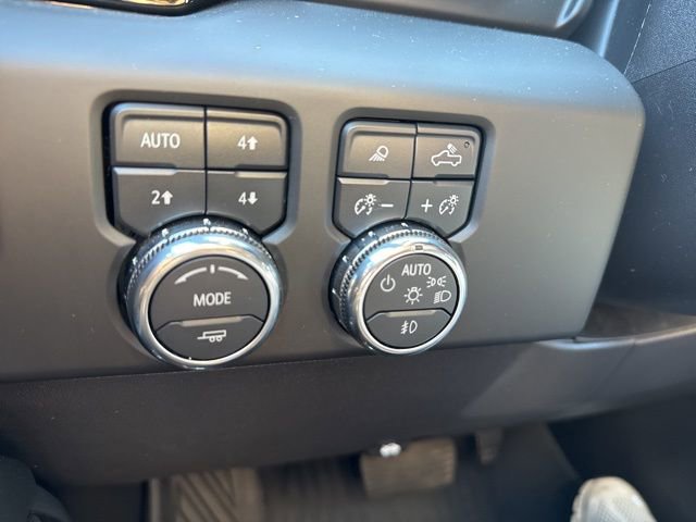Used 2024 GMC Sierra 1500 AT4 w/ Technology Package image 19