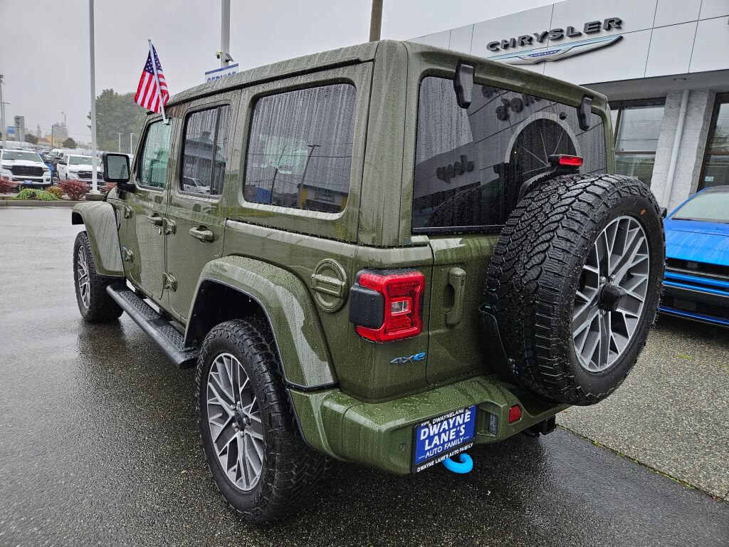 Used 2024 Jeep Wrangler High Altitude AWD/4WD image 3