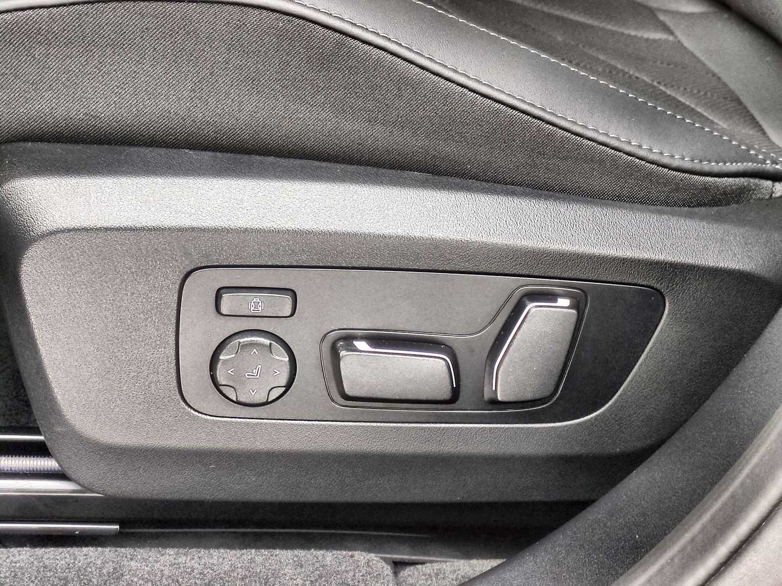 New 2026 BMW X3 xDrive30i AWD/4WD image 17