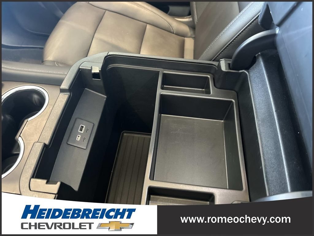 Used 2022 Chevrolet Tahoe LT w/ LT Signature Plus Package AWD/4WD image 31