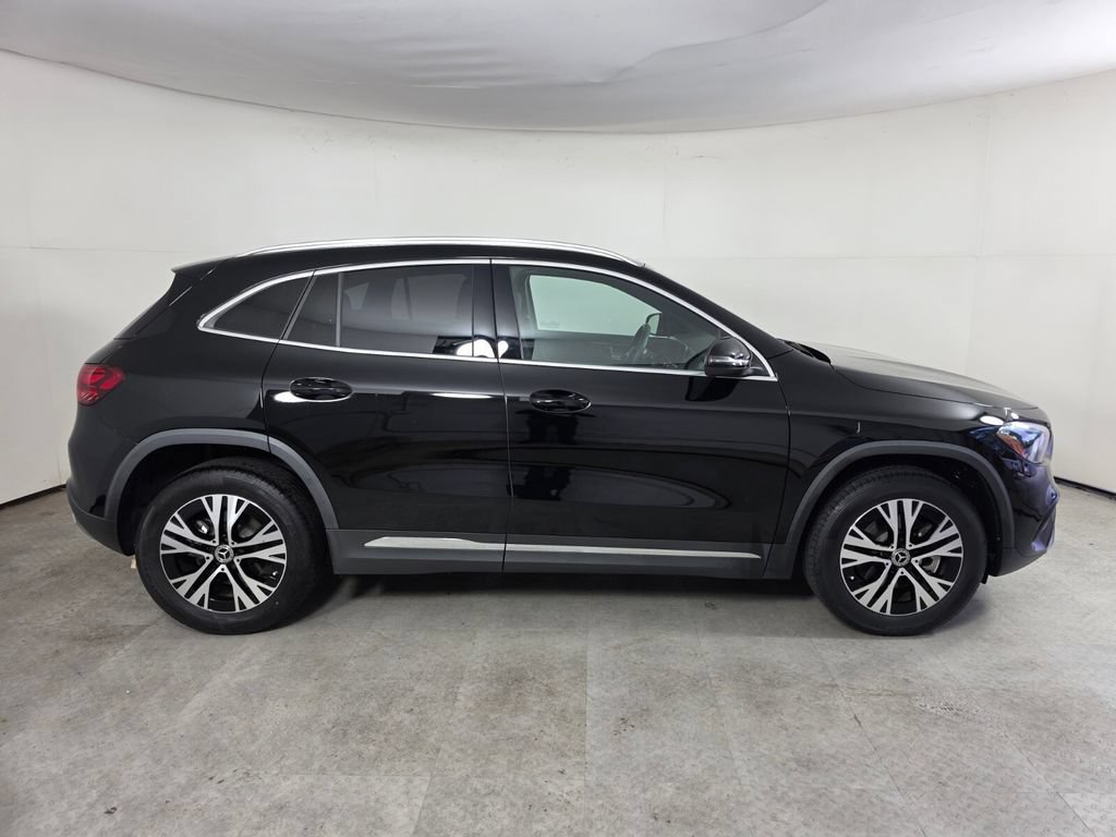 Certified 2025 Mercedes-Benz GLA 250 image 3