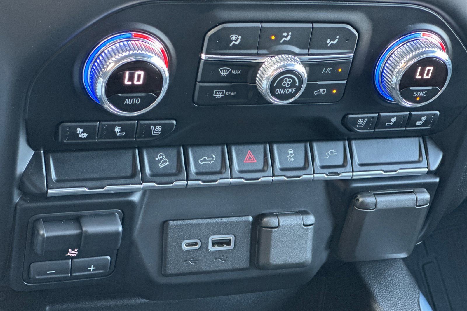 Certified 2021 GMC Sierra 2500 SLT w/ SLT Convenience Package image 20