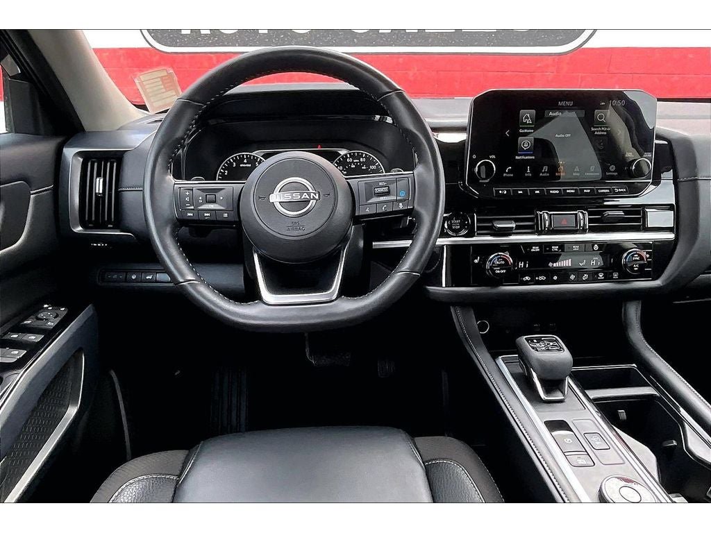 Used 2025 Nissan Pathfinder SL AWD/4WD image 6