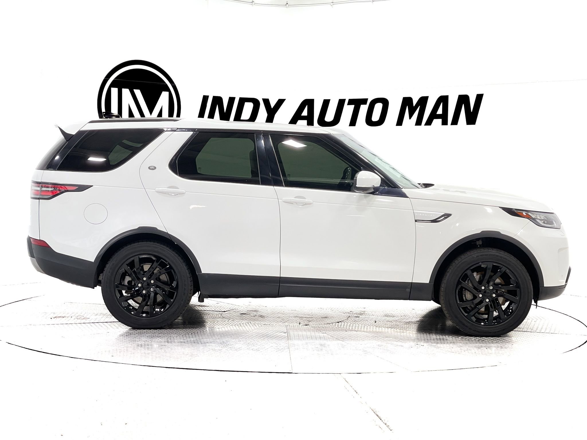 Used 2018 Land Rover Discovery HSE AWD/4WD image 3